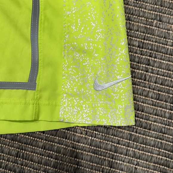 Nike Dri-Fit Men's Long Reflective Shorts - Picture 3 of 4